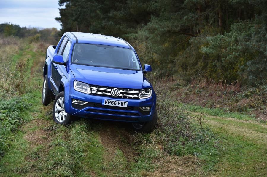  Volkswagen Amarok Double Cab 2016 года  (UK) (фото 26 из 40)